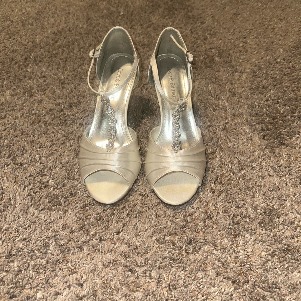 David's Bridal Cream Peep-Toe Heels